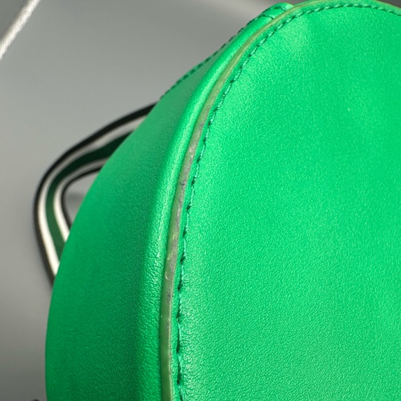 Seven Hills Faux Leather Kelly Green Circle Bag Sporty Crossbody Strap - Picture 12 of 14